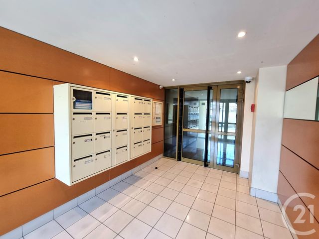 Appartement F3 à vendre VAUJOURS