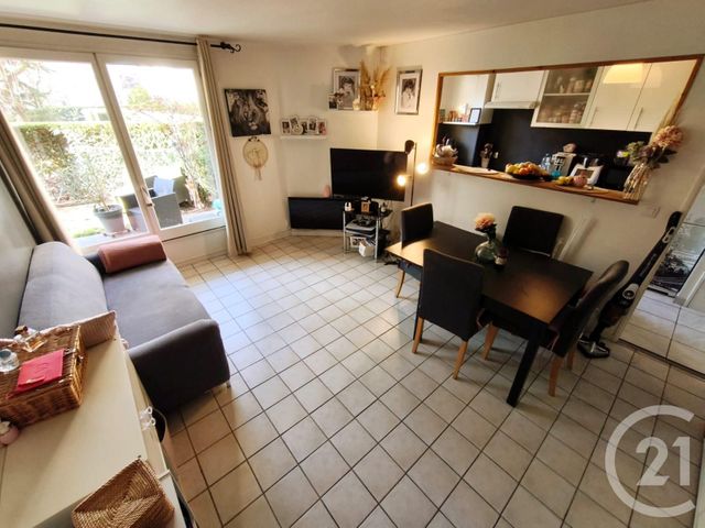 Afficher la photo en grand Appartement F3 à vendre - 3 pièces - 52.48 m2 - LIVRY GARGAN - 93 - ILE-DE-FRANCE - Century 21 Agence Du Cèdre