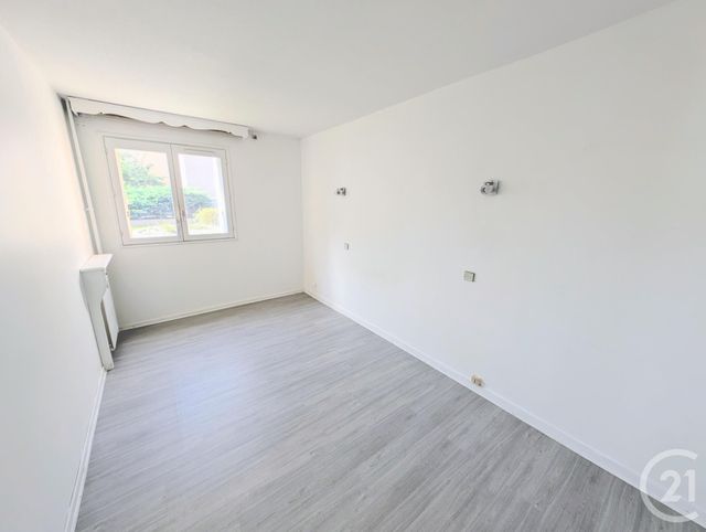 Afficher la photo en grand Appartement F3 à vendre - 3 pièces - 70.39 m2 - LIVRY GARGAN - 93 - ILE-DE-FRANCE - Century 21 Agence Du Cèdre
