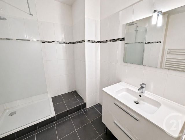 Appartement F3 à vendre - 3 pièces - 66.84 m2 - LIVRY GARGAN - 93 - ILE-DE-FRANCE - Century 21 Agence Du Cèdre