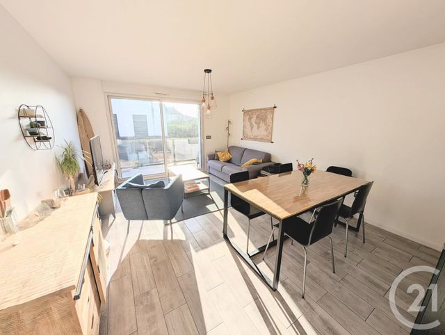 Appartement F3 à vendre - 3 pièces - 65.0 m2 - LIVRY GARGAN - 93 - ILE-DE-FRANCE - Century 21 Agence Du Cèdre