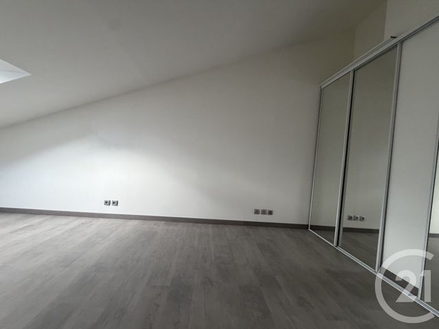Appartement F2 à louer - 2 pièces - 45.0 m2 - VILLEPARISIS - 77 - ILE-DE-FRANCE - Century 21 Agence Du Cèdre
