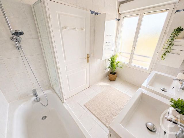 Appartement à vendre - 2 pièces - 52.0 m2 - LIVRY GARGAN - 93 - ILE-DE-FRANCE - Century 21 Agence Du Cèdre