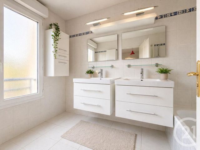 Appartement à vendre - 2 pièces - 52.0 m2 - LIVRY GARGAN - 93 - ILE-DE-FRANCE - Century 21 Agence Du Cèdre