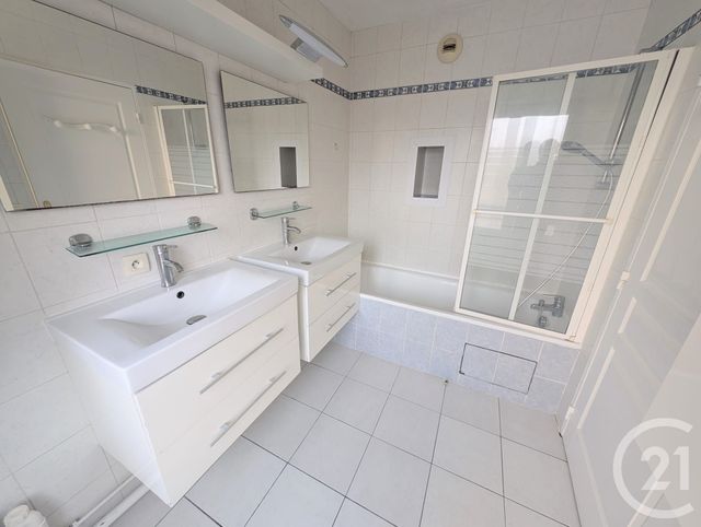 Appartement à vendre - 2 pièces - 52.0 m2 - LIVRY GARGAN - 93 - ILE-DE-FRANCE - Century 21 Agence Du Cèdre