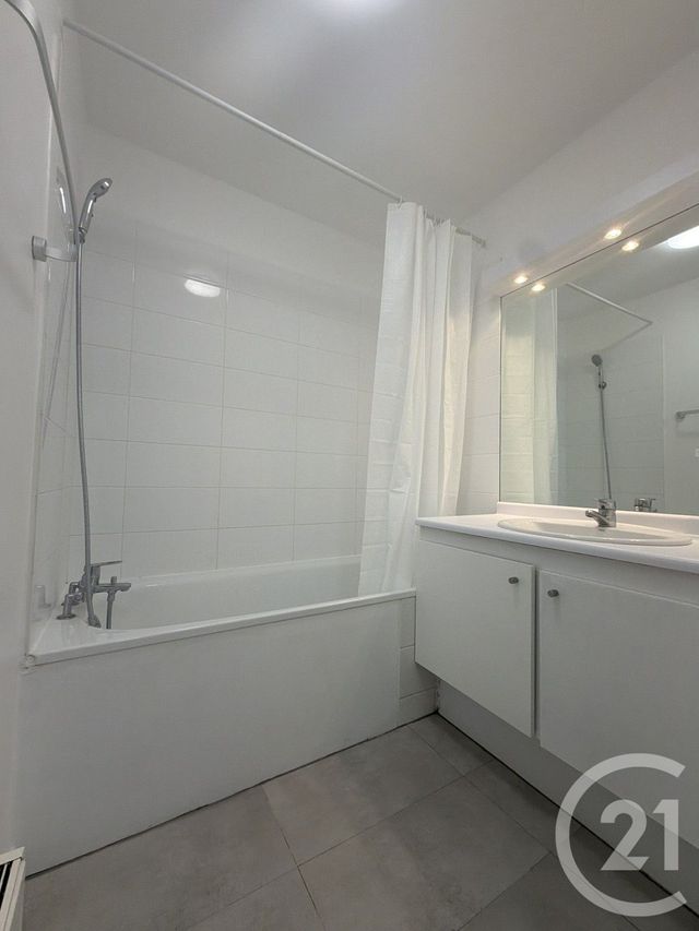 Appartement F3 à louer - 3 pièces - 55.84 m2 - LIVRY GARGAN - 93 - ILE-DE-FRANCE - Century 21 Agence Du Cèdre