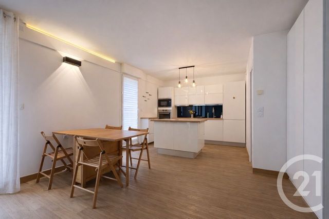 Appartement F6 à vendre - 6 pièces - 102.9 m2 - LIVRY GARGAN - 93 - ILE-DE-FRANCE - Century 21 Agence Du Cèdre