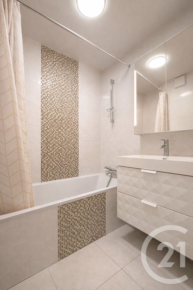 Appartement F6 à vendre - 6 pièces - 102.9 m2 - LIVRY GARGAN - 93 - ILE-DE-FRANCE - Century 21 Agence Du Cèdre