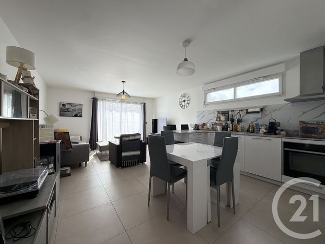 Appartement F3 à louer - 3 pièces - 67.0 m2 - LIVRY GARGAN - 93 - ILE-DE-FRANCE - Century 21 Agence Du Cèdre