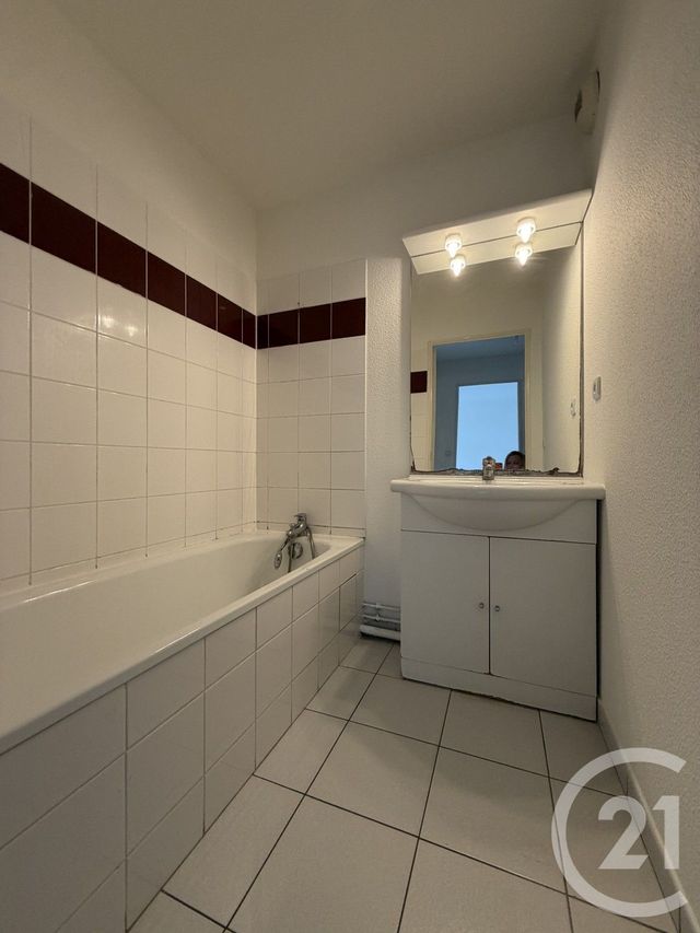 Appartement F2 à louer - 2 pièces - 45.73 m2 - DUGNY - 93 - ILE-DE-FRANCE - Century 21 Agence Du Cèdre