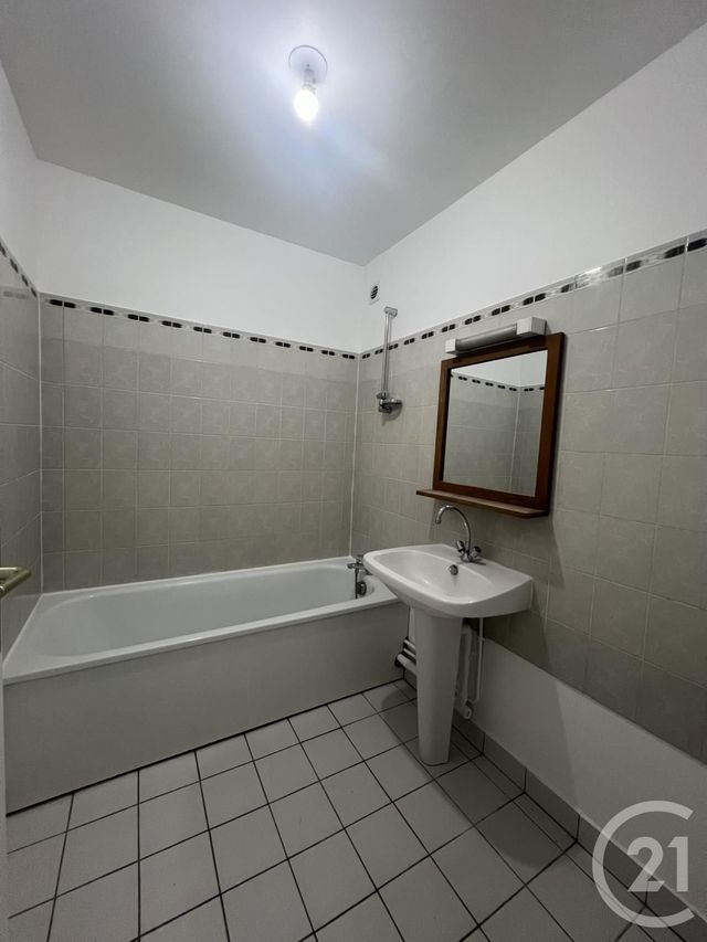 Appartement F3 à louer - 3 pièces - 71.65 m2 - LIVRY GARGAN - 93 - ILE-DE-FRANCE - Century 21 Agence Du Cèdre