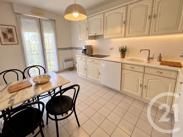 Appartement à vendre - 3 pièces - 81.21 m2 - VAUJOURS - 93 - ILE-DE-FRANCE - Century 21 Agence Du Cèdre