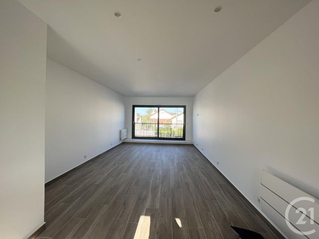 Appartement F3 à louer - 3 pièces - 76.46 m2 - MONTFERMEIL - 93 - ILE-DE-FRANCE - Century 21 Agence Du Cèdre