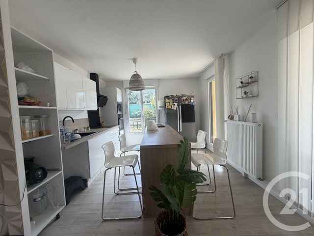 Appartement F4 à louer - 4 pièces - 81.9 m2 - MONTFERMEIL - 93 - ILE-DE-FRANCE - Century 21 Agence Du Cèdre