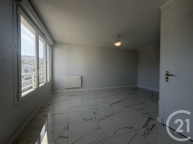 Appartement F1 à louer - 1 pièce - 29.21 m2 - LIVRY GARGAN - 93 - ILE-DE-FRANCE - Century 21 Agence Du Cèdre