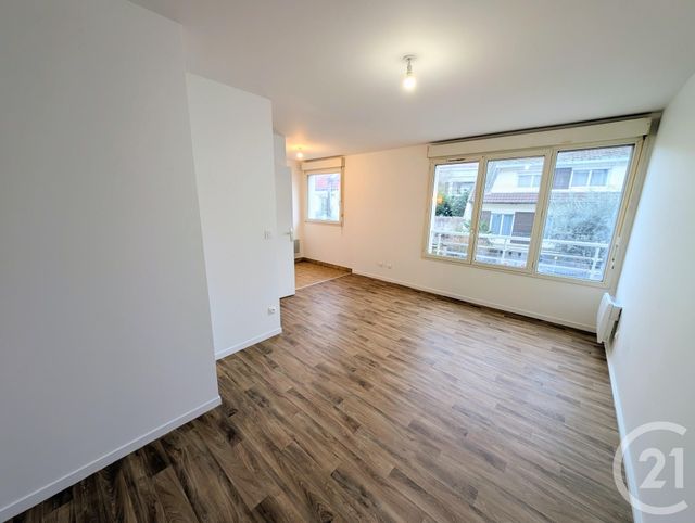 Appartement F1 à louer - 1 pièce - 29.58 m2 - LIVRY GARGAN - 93 - ILE-DE-FRANCE - Century 21 Agence Du Cèdre