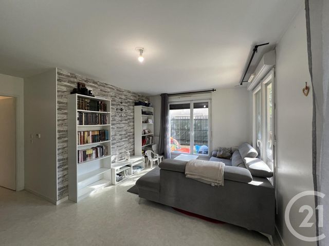 Appartement F3 à louer - 3 pièces - 61.41 m2 - MONTFERMEIL - 93 - ILE-DE-FRANCE - Century 21 Agence Du Cèdre
