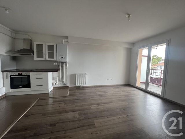 Appartement F2 à louer - 2 pièces - 43.16 m2 - LIVRY GARGAN - 93 - ILE-DE-FRANCE - Century 21 Agence Du Cèdre